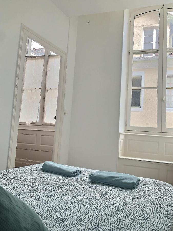 Appartamento Wonderhost, Superbes Volumes Et Charme De L'Ancien Pau Esterno foto